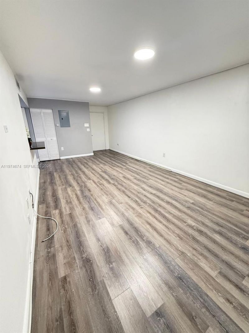 9741 Fontainebleau Blvd, Unit H106, Miami, FL 33172 Photo