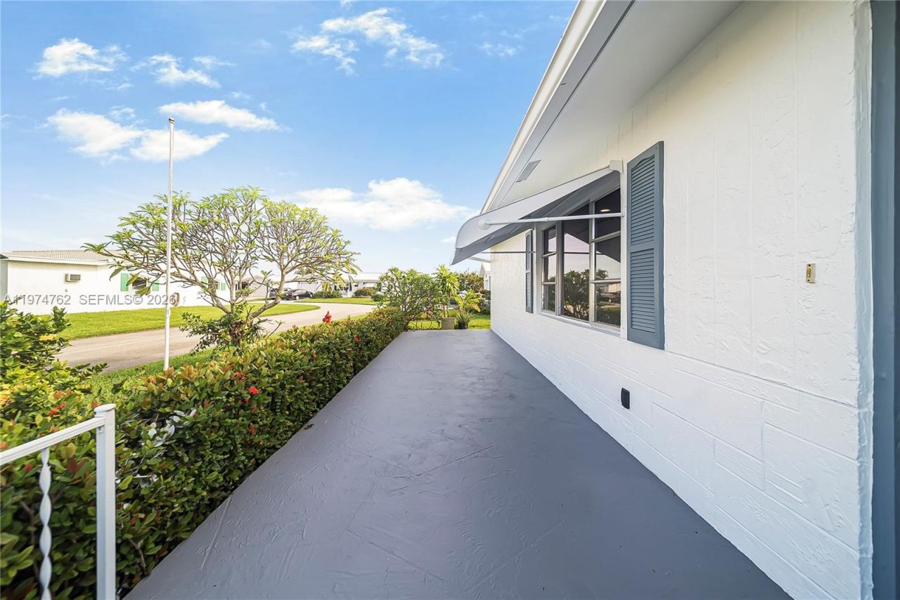 2106 Alfred Dr , Boynton Beach, FL 33426 Photo