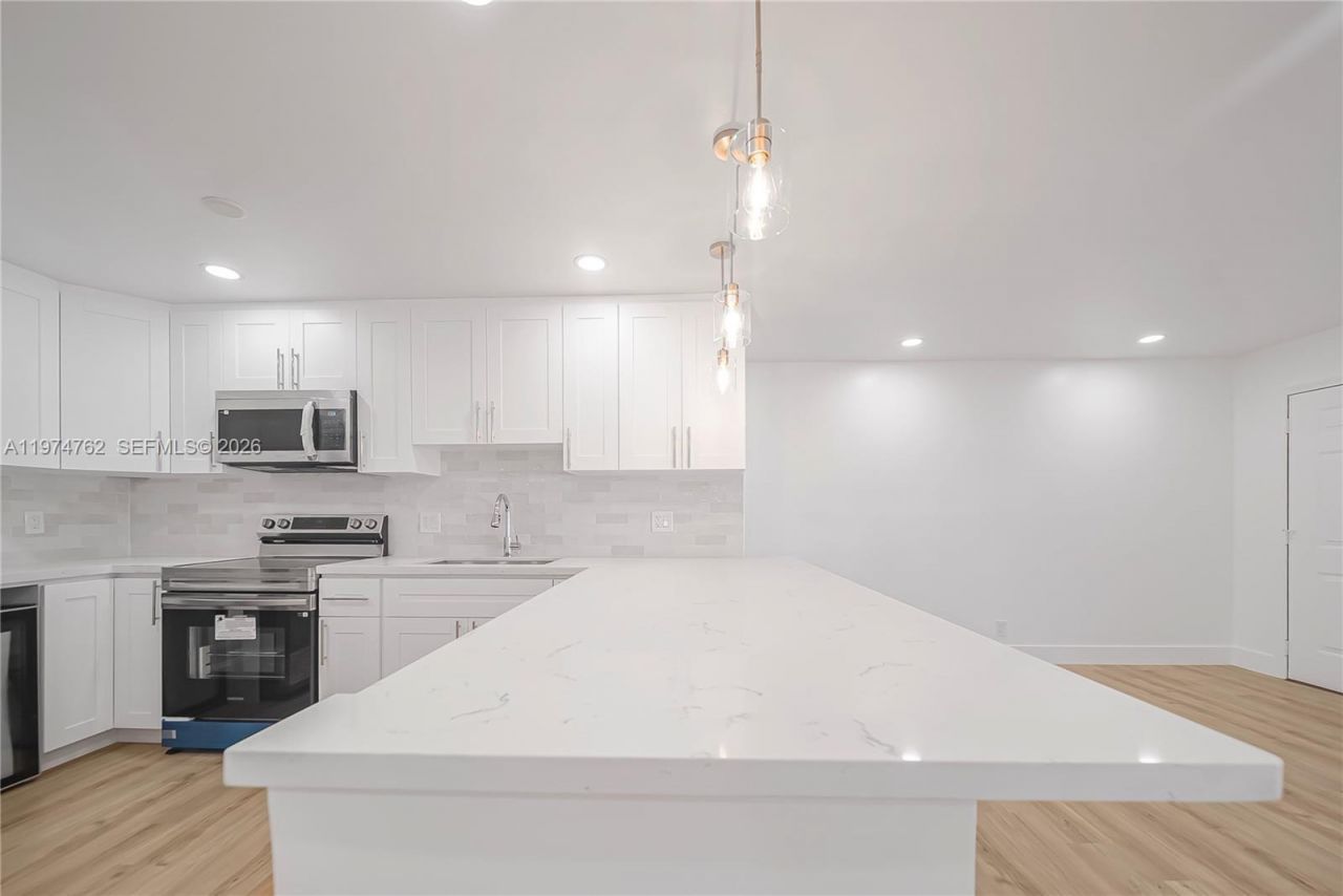 2106 Alfred Dr , Boynton Beach, FL 33426 Photo