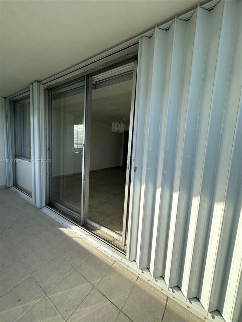 7545 E Treasure Dr, Unit 9I, North Bay Village, FL 33141 Photo