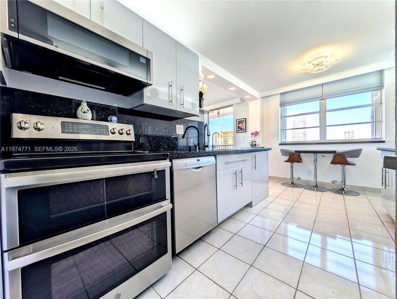 3161 S Ocean Dr, Unit 1405, Hallandale Beach, FL 33009 Photo