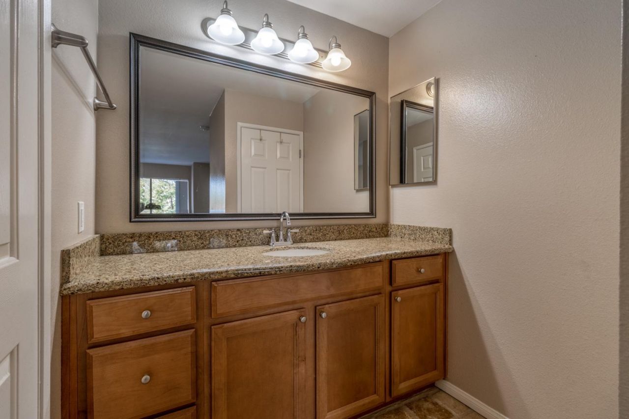 539 Woodside Oaks #6, Unit 6, Sacramento, CA 95825 Photo