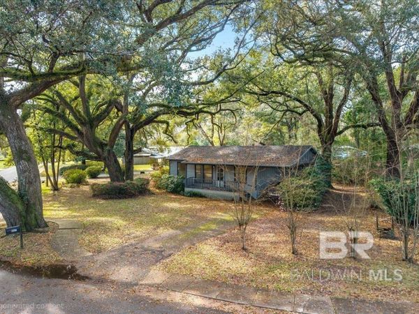 907 Dauphine Circle, Daphne, AL 36526