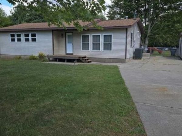 284 E Sternberg Road, Muskegon, MI 49441