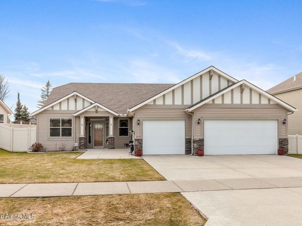 8778 N Salmonberry LOOP , Hayden, ID 83835