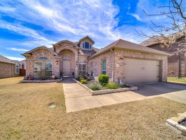 426 Brook Meadow Drive , Midlothian, TX 76065