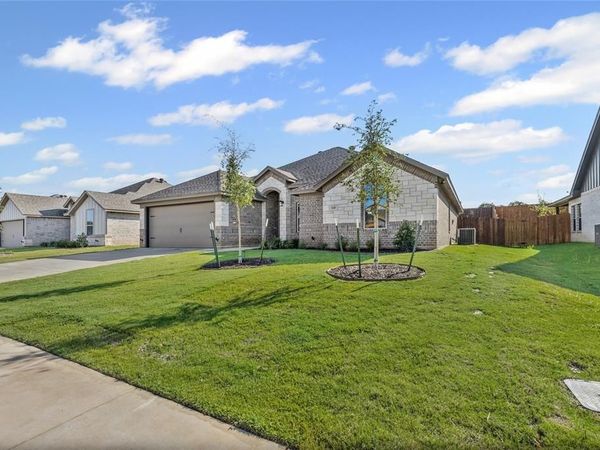 620 Jameson Street, Springtown, TX 76082
