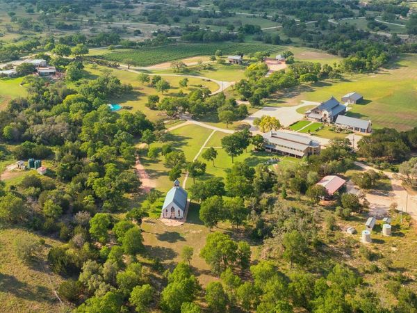 1827 Pfiester RD , Fredericksburg, TX 78624