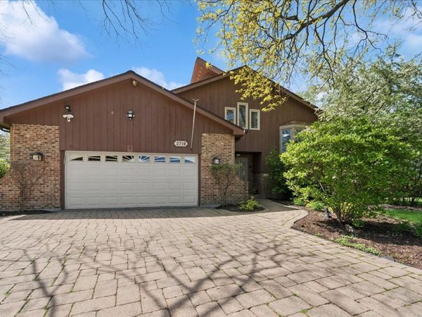 2718 N Elm Lane N, Arlington Heights, IL 60004