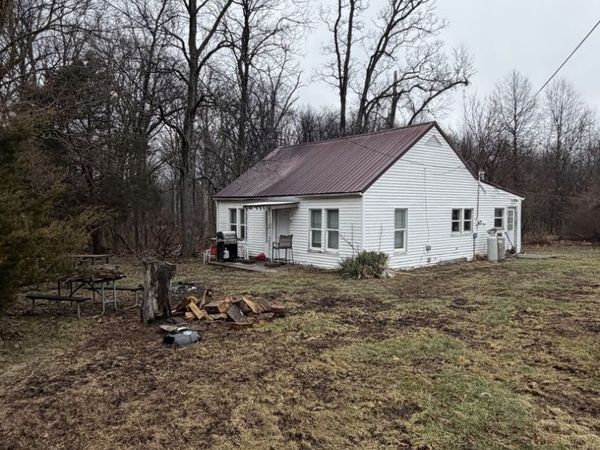 13228 Frontage Road, Mt Vernon, IL 62864