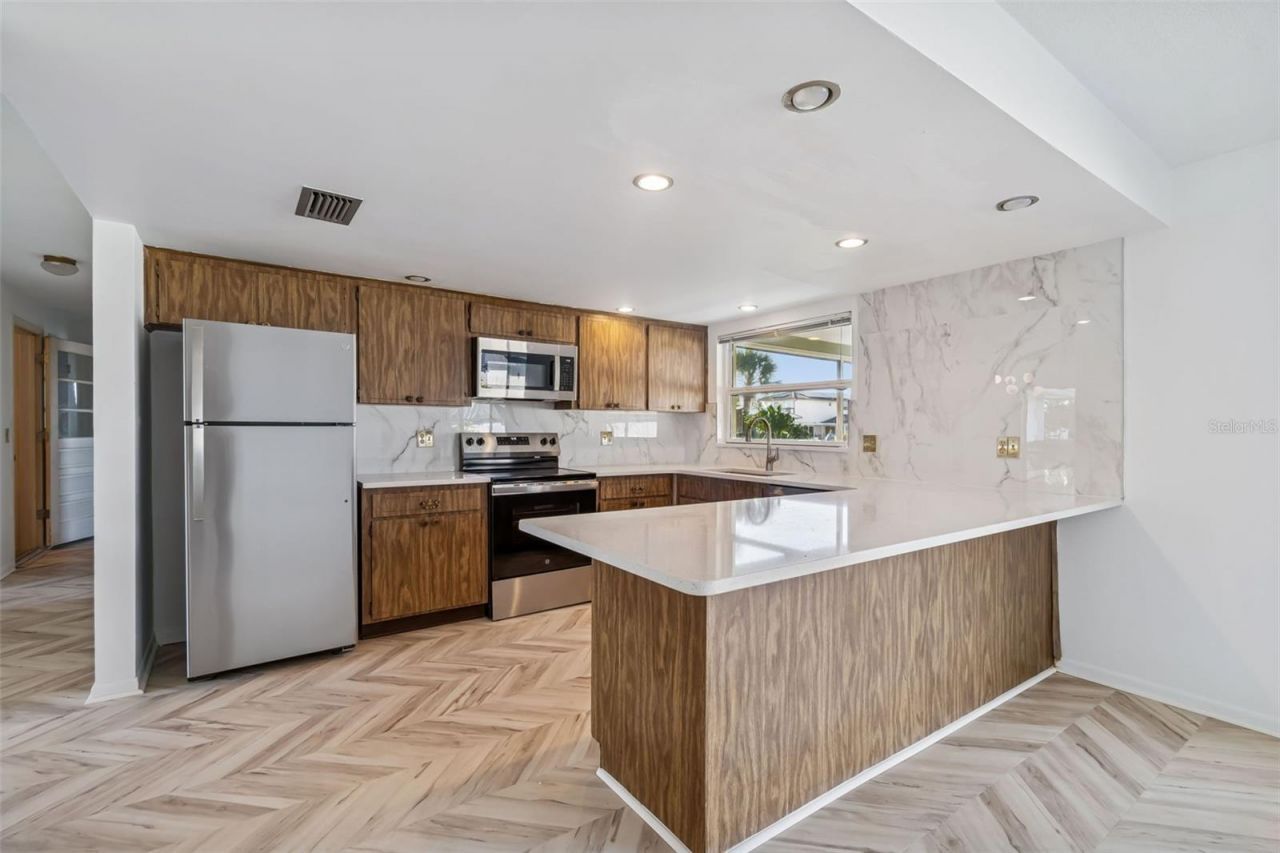 4415 Clearwater Harbor Drive N, Largo, FL 33770 Photo