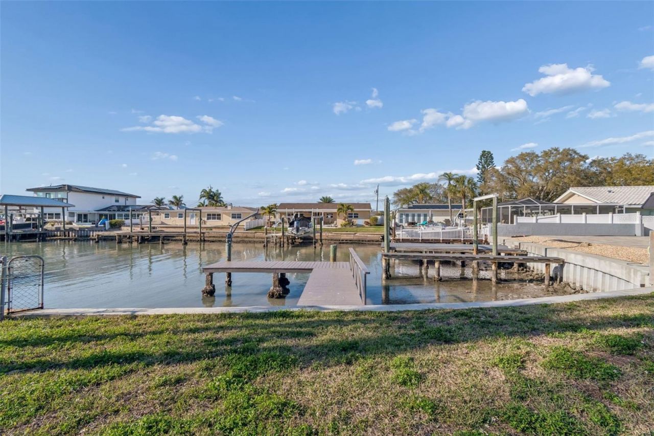 4415 Clearwater Harbor Drive N, Largo, FL 33770 Photo