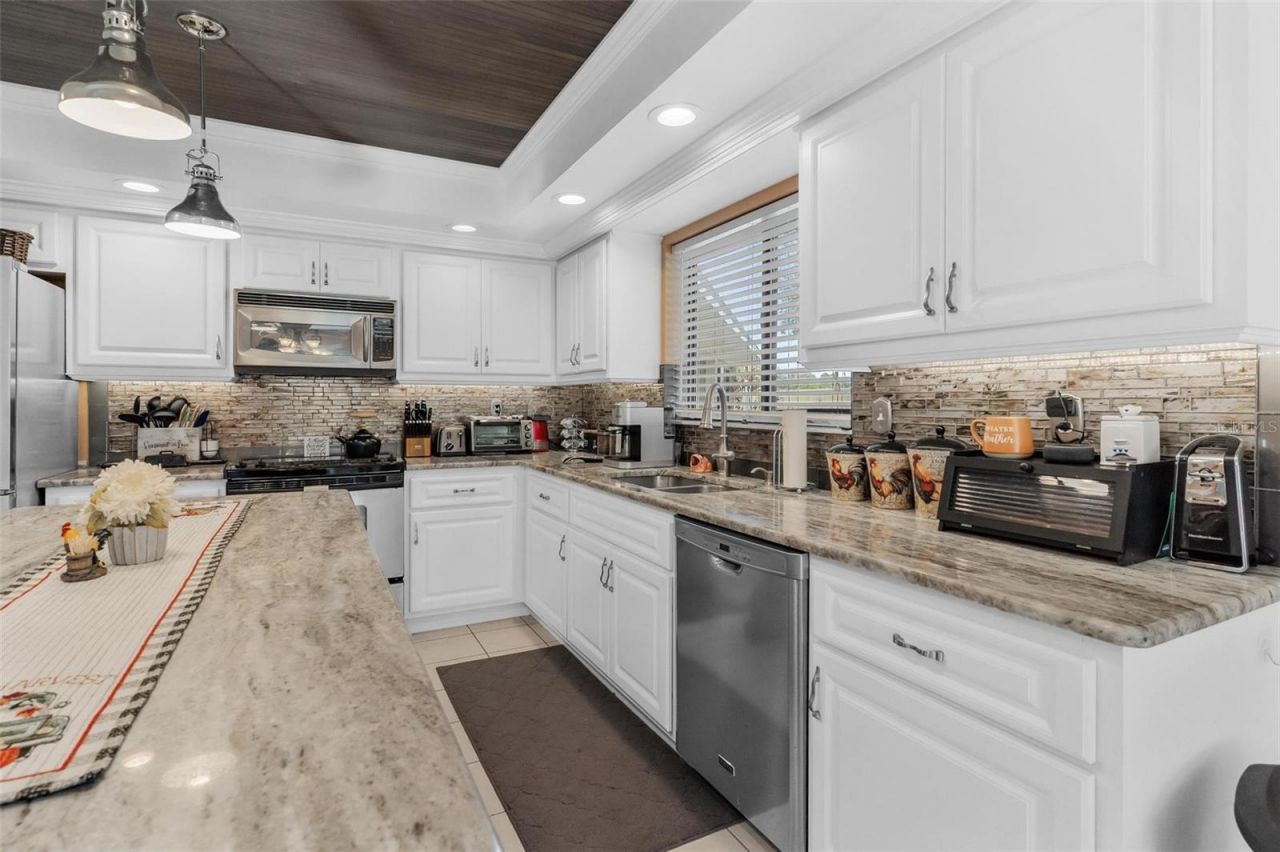 1636 Lake Ella Road, Fruitland Park, FL 34731 Photo