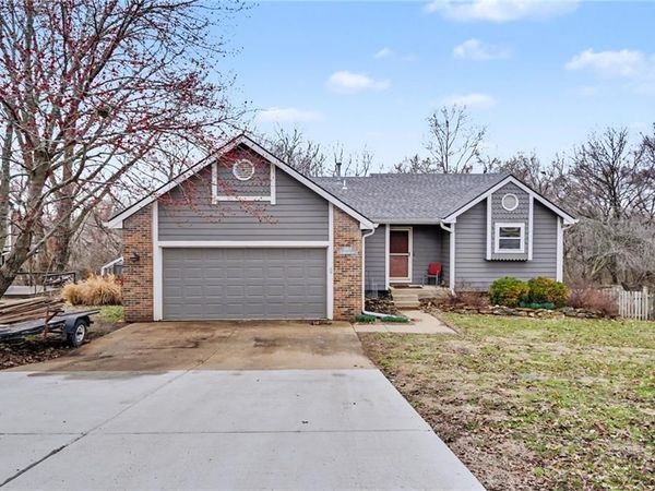 1011 Lakecrest Road, Lawrence, KS 66049