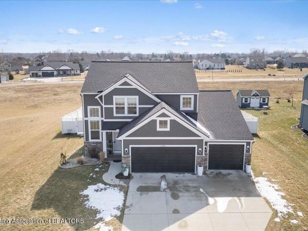 2249 Winners Circle, St. Johns, MI 48879