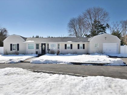 62 Bayside Avenue Amityville, NY 11701