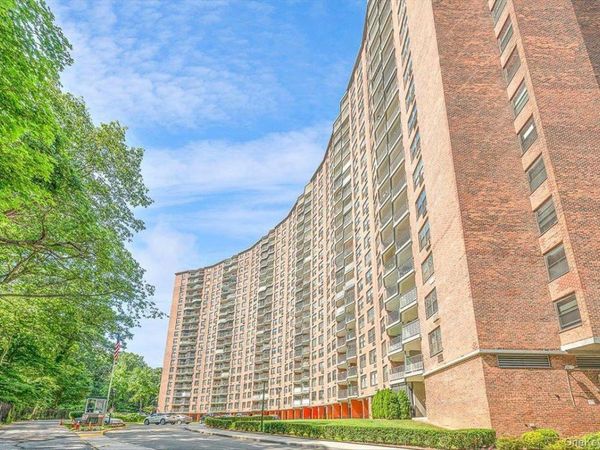 90-60 Union Turnpike, Unit 4F, Glendale, NY 11385