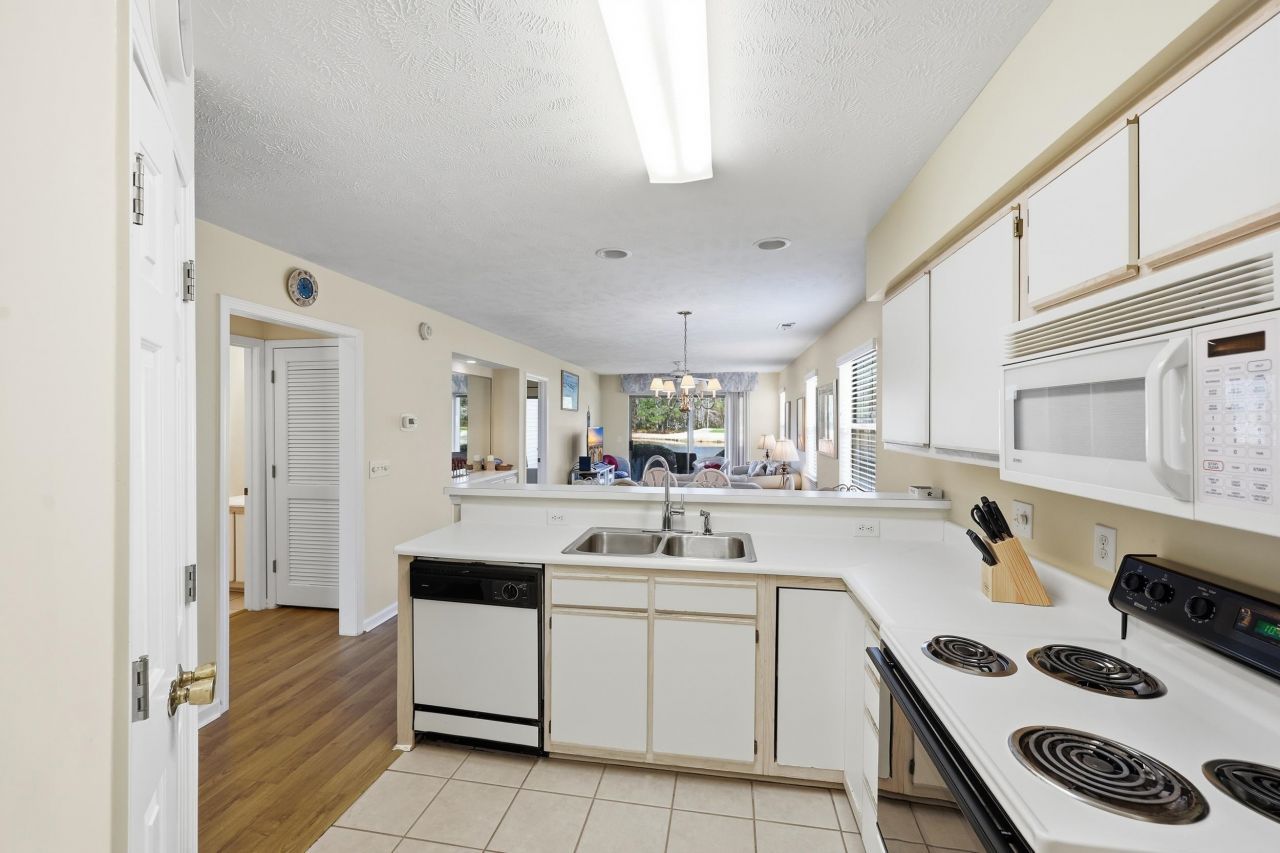 93 Pinehurst Ln. Photo 13