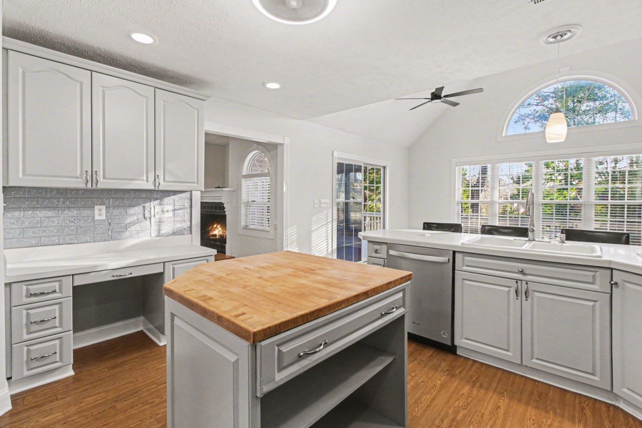 4101 Heather Lakes Dr.  Photo 8