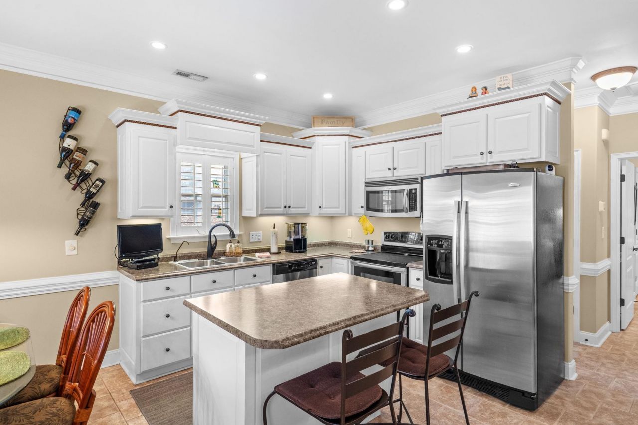 6001 - 1404 S Kings Hwy. Photo 15