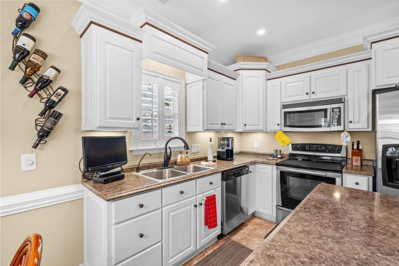 6001 - 1404 S Kings Hwy. Photo 16