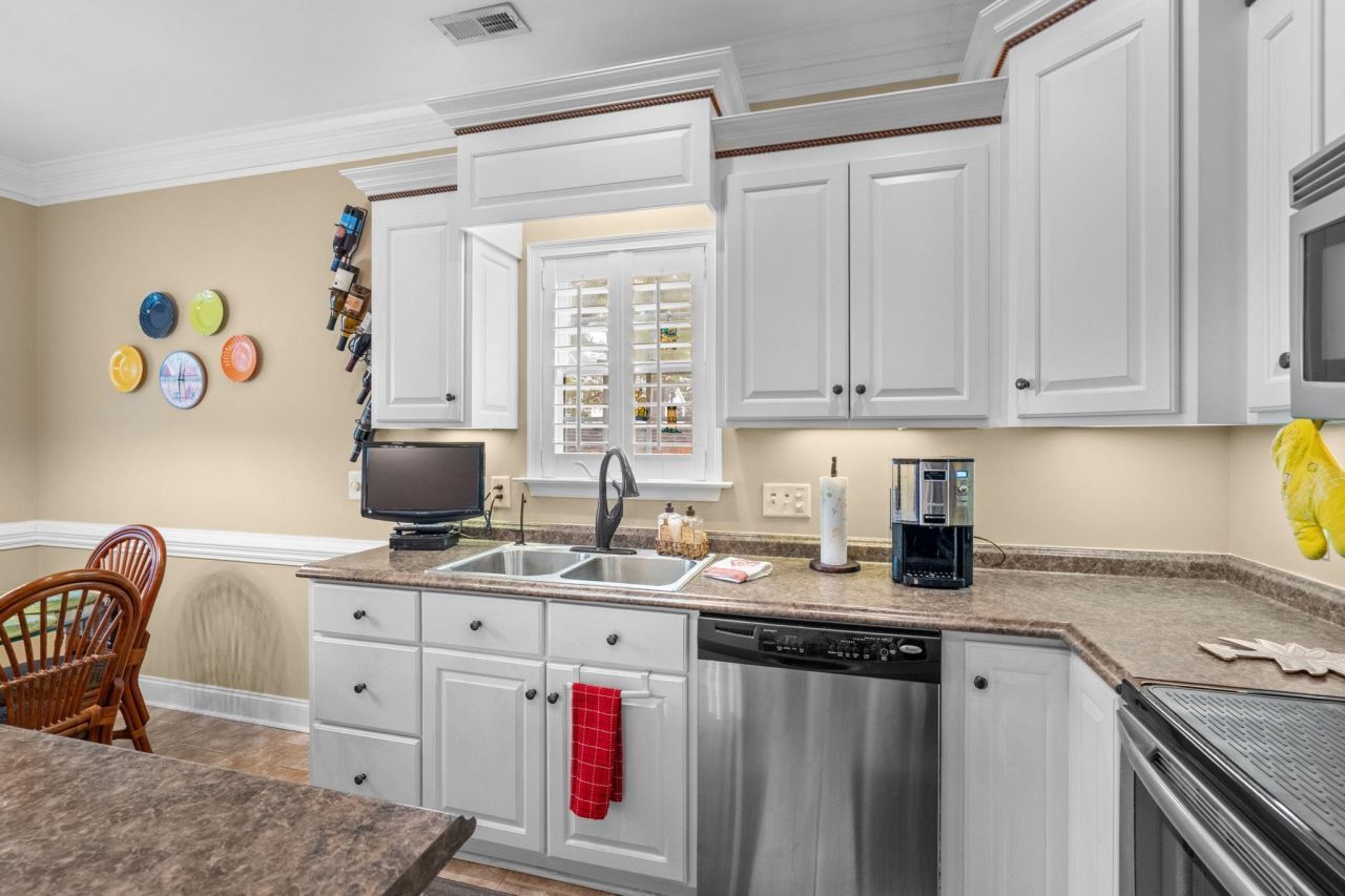 6001 - 1404 S Kings Hwy. Photo 20