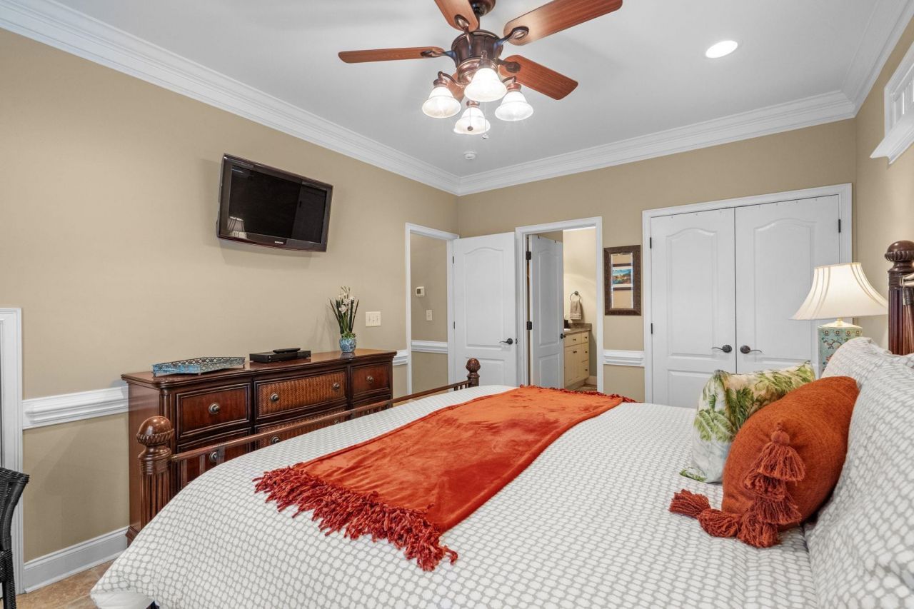 6001 - 1404 S Kings Hwy. Photo 26