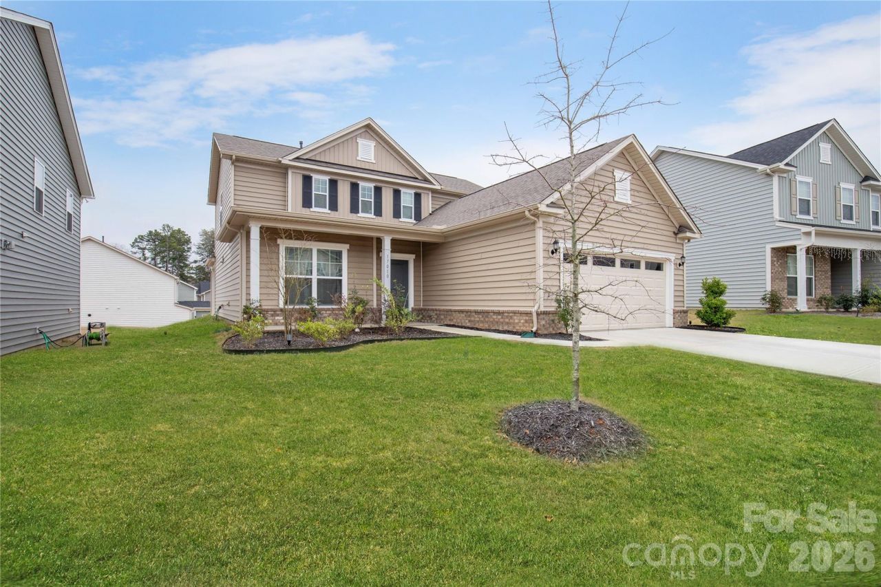 17010 Dogwood Creek Lane, Charlotte, NC 28278 Main Photo