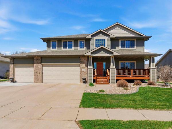 8128 S Grass Creek Dr, Sioux Falls, SD 57108