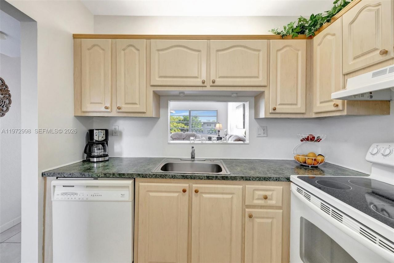 5002 NW 35th St, Unit 306, Lauderdale Lakes, FL 33319 Photo