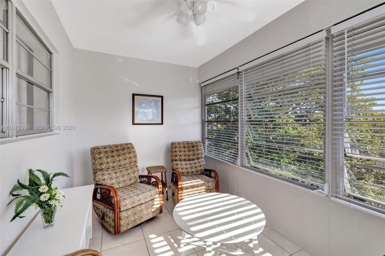 5002 NW 35th St, Unit 306, Lauderdale Lakes, FL 33319 Photo