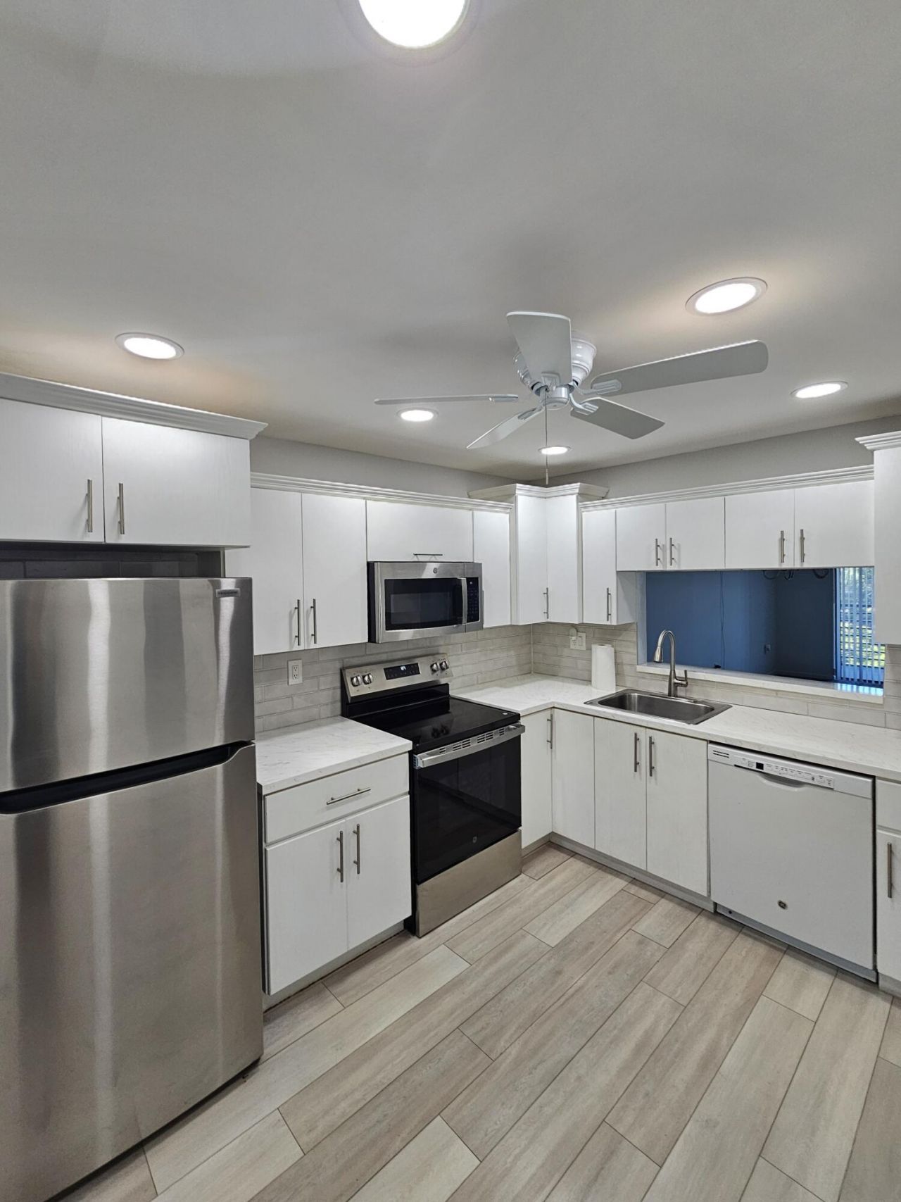 1001 Colony Point Circle, Unit 417, Pembroke Pines, FL 33026 Photo