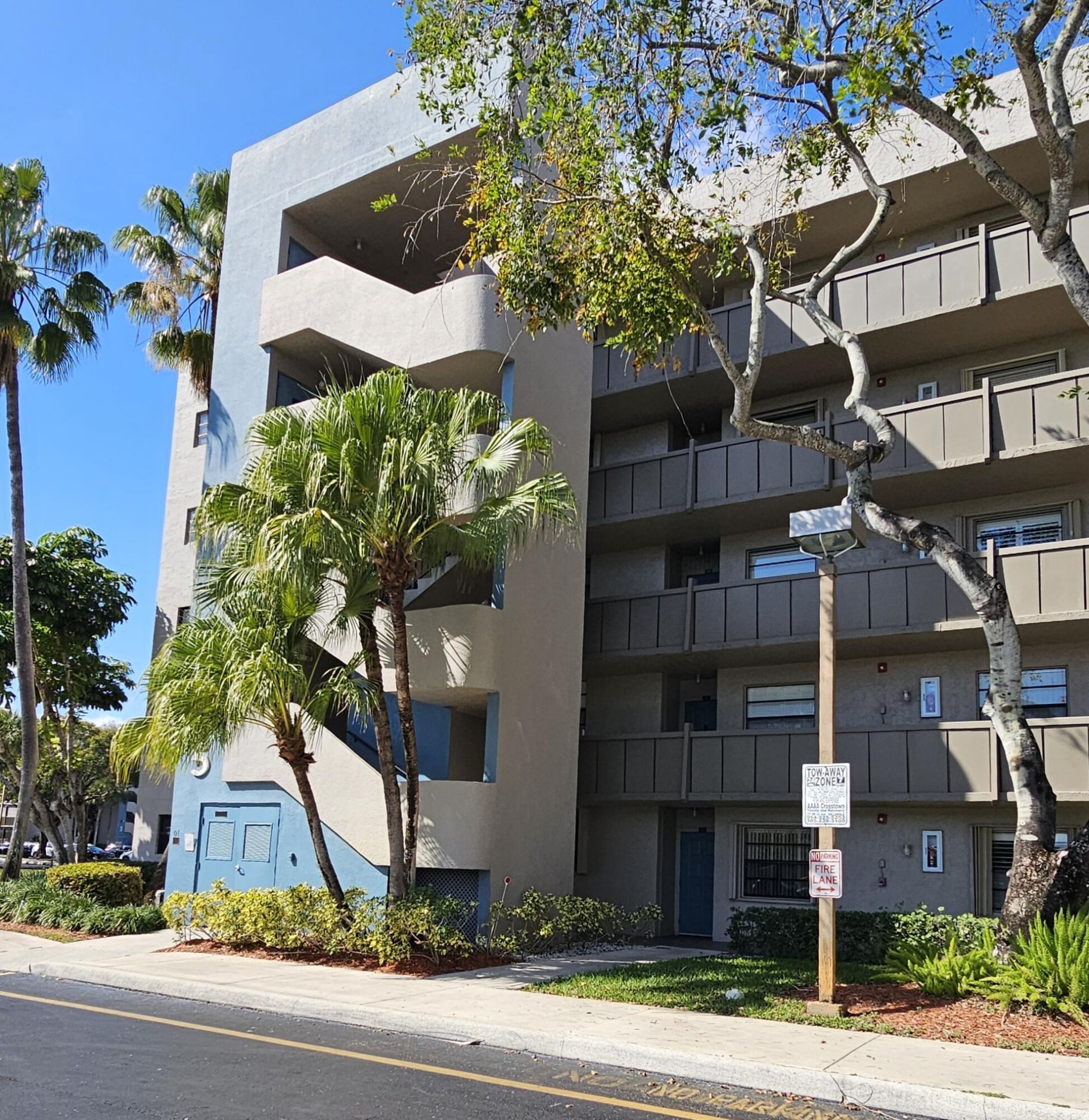 1001 Colony Point Circle, Unit 417, Pembroke Pines, FL 33026 Photo