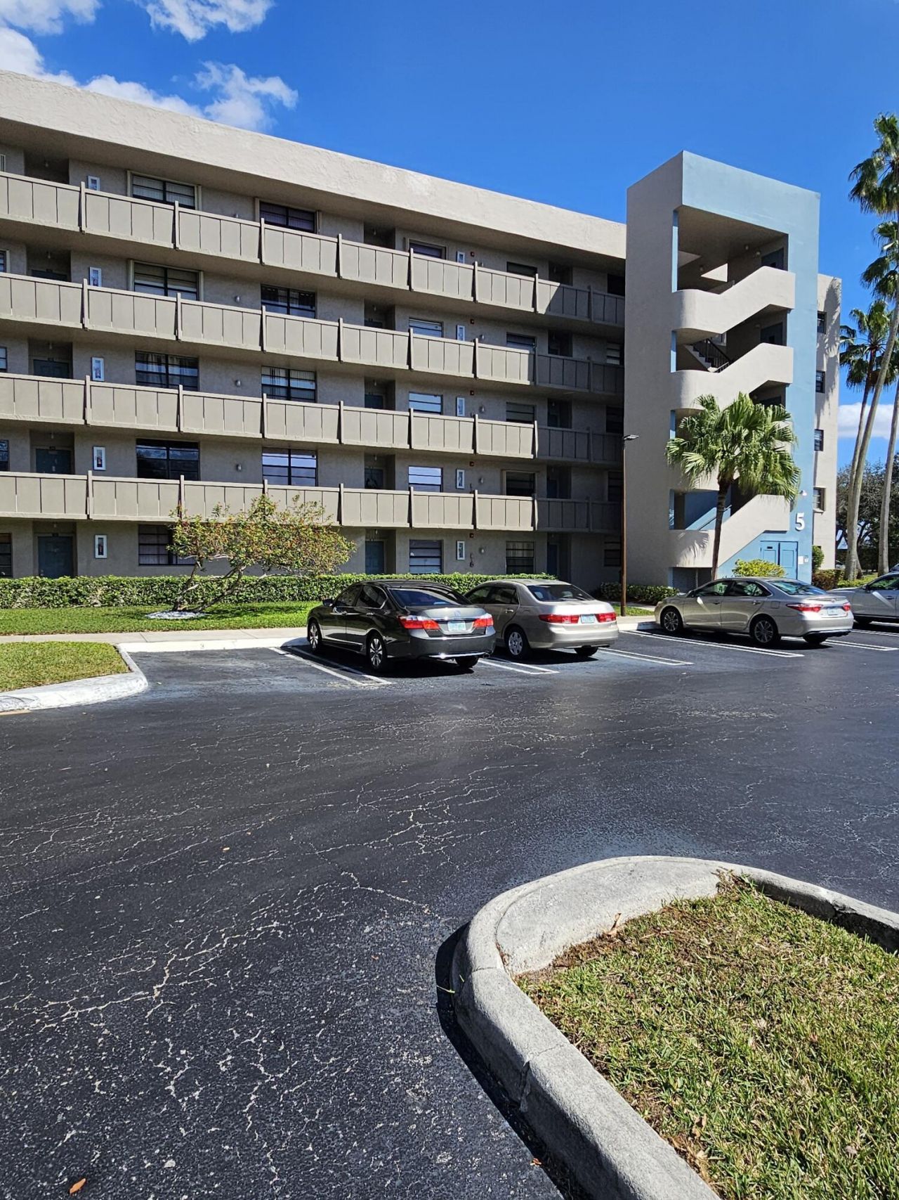 1001 Colony Point Circle, Unit 417, Pembroke Pines, FL 33026 Photo