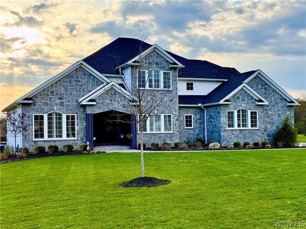 4990 Kraus Road, Clarence, NY 14031 Main Photo