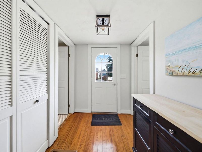 113 W Iroquois Trail, Sandusky, OH 44870 Photo 2