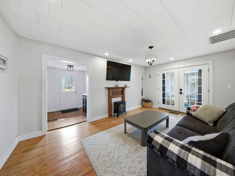 113 W Iroquois Trail, Sandusky, OH 44870 Photo 4