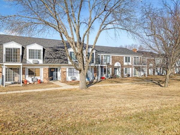 706 Kiwanis Drive , Unit 4, Freeport, IL 61032