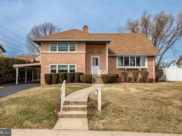 2405 GARDEN LANE, READING, PA 19609