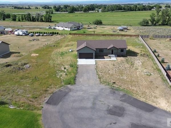 2911 Hackamore Drive, ST ANTHONY, ID 83445