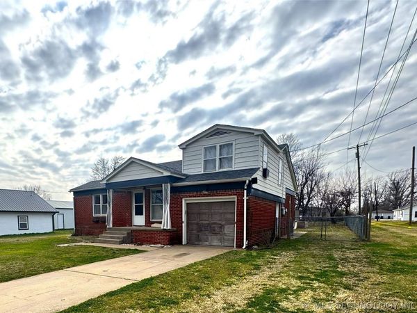 110 N Cedar Avenue , Stroud, OK 74079