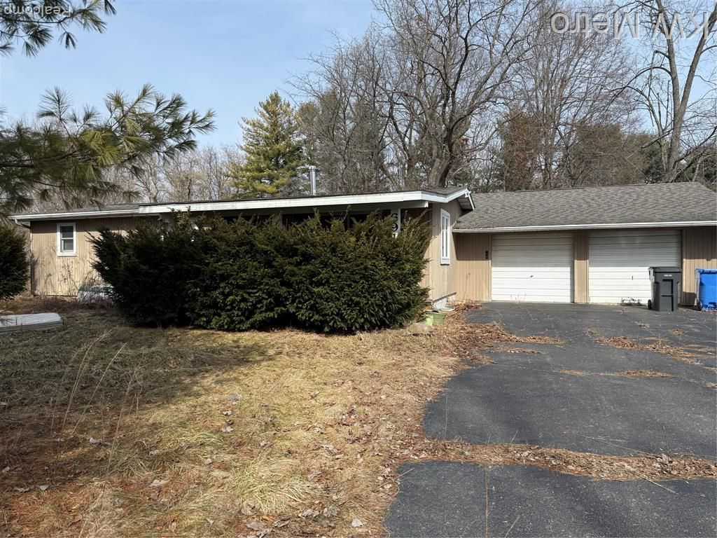 6915 Rink Drive , Genoa Township, MI 48114 Main Photo