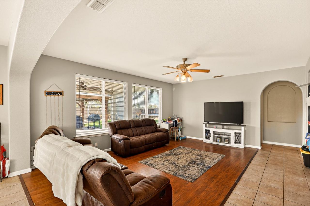 11437 Mirage Dr, Chowchilla, CA 93610 Photo