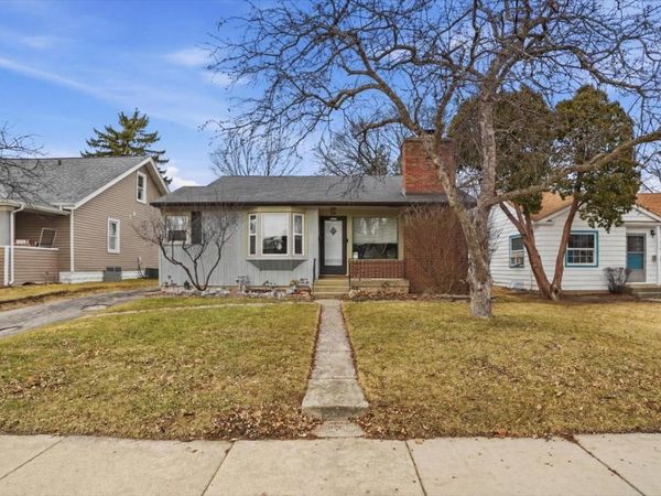 956 Westmoreland Avenue , Waukegan, IL 60085