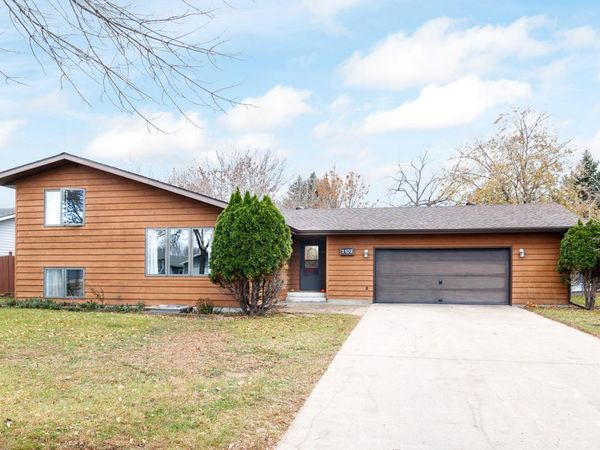 2102 23rd Avenue S, Fargo, ND 58103