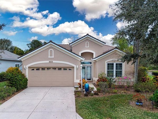 8419 WHISPERING WOODS COURT , LAKEWOOD RANCH, FL 34202