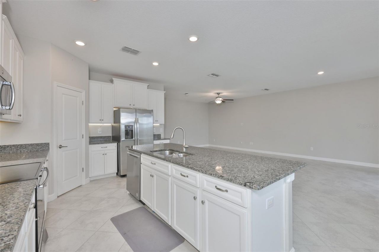 11454 Freshwater Ridge Drive , Riverview, FL 33569 Photo