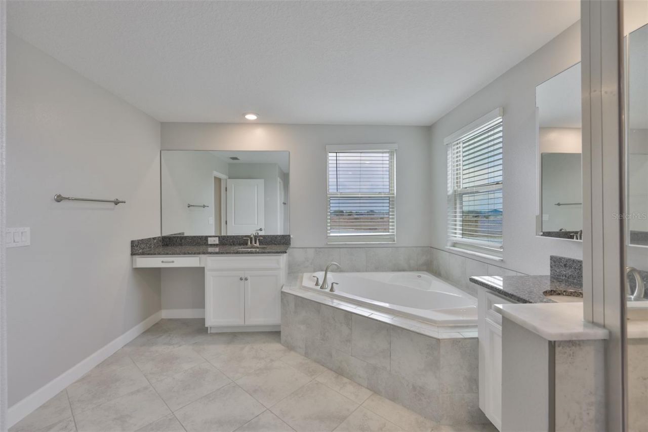 11454 Freshwater Ridge Drive , Riverview, FL 33569 Photo