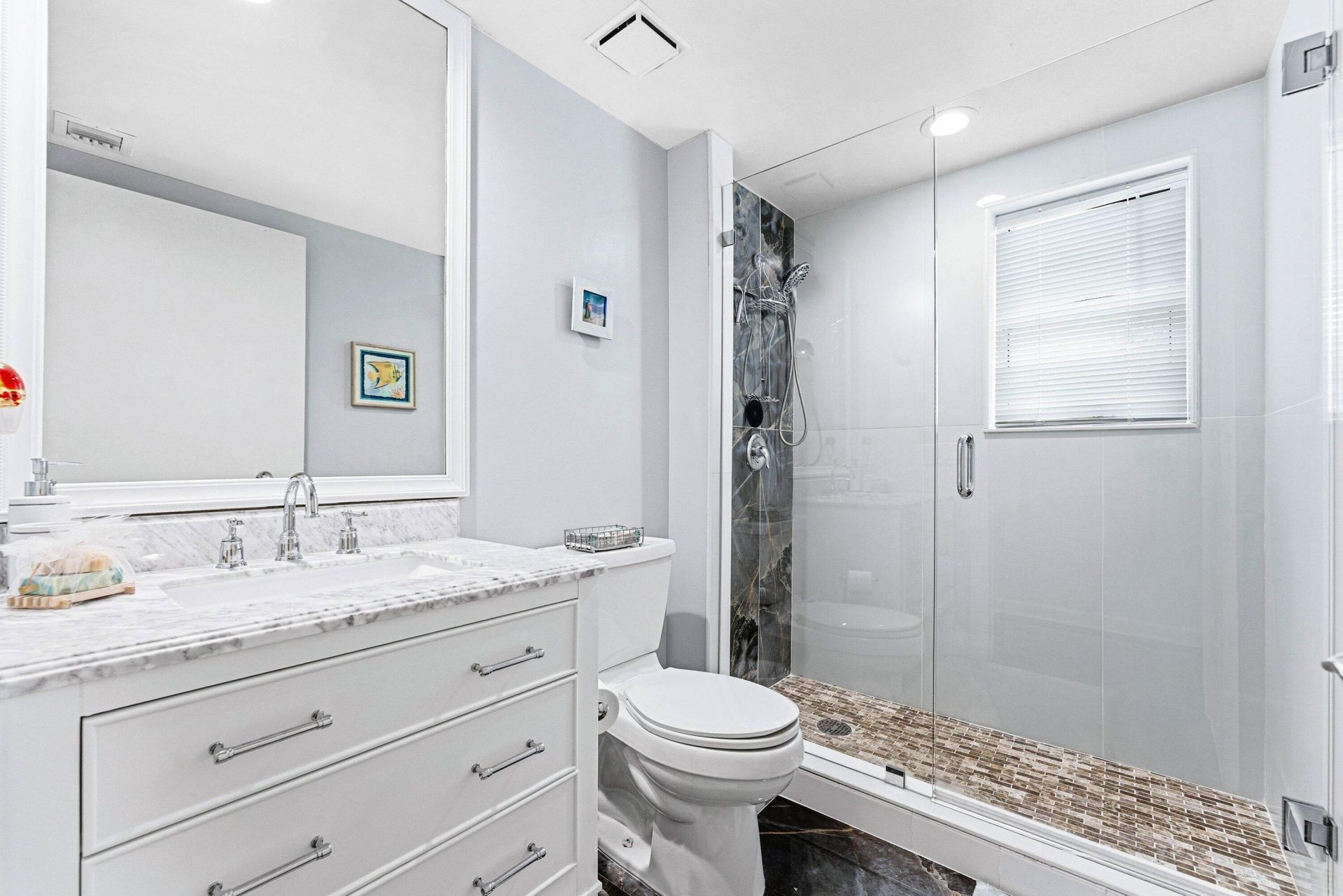 2650 Lake Shore Drive, Unit 301, Riviera Beach, FL 33404 Photo