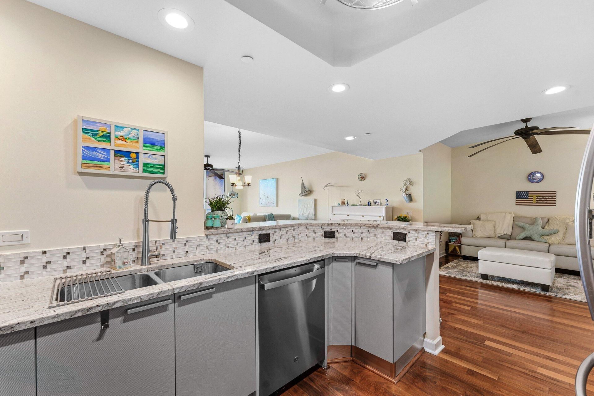 2650 Lake Shore Drive, Unit 301, Riviera Beach, FL 33404 Photo